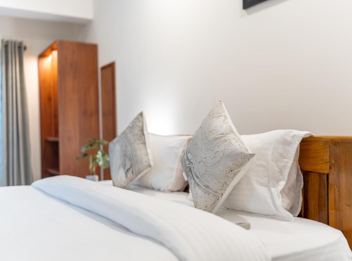 The Silver Chimes Suites Bangalore Extérieur photo